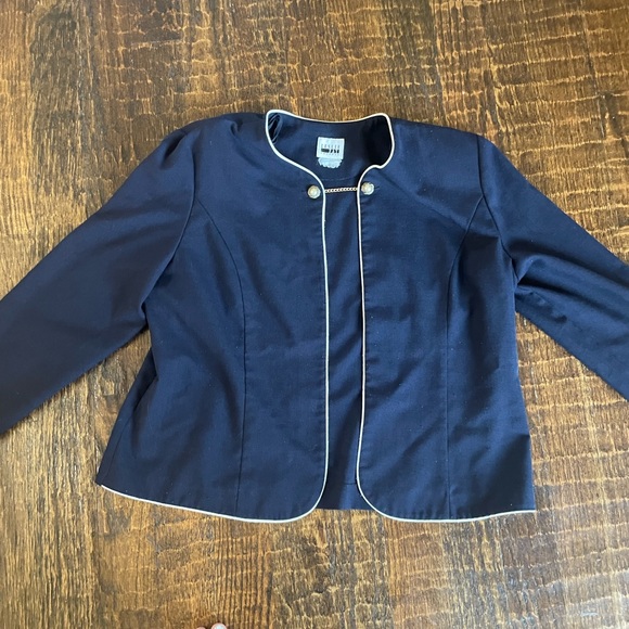 Vintage Jacket - Picture 5 of 12